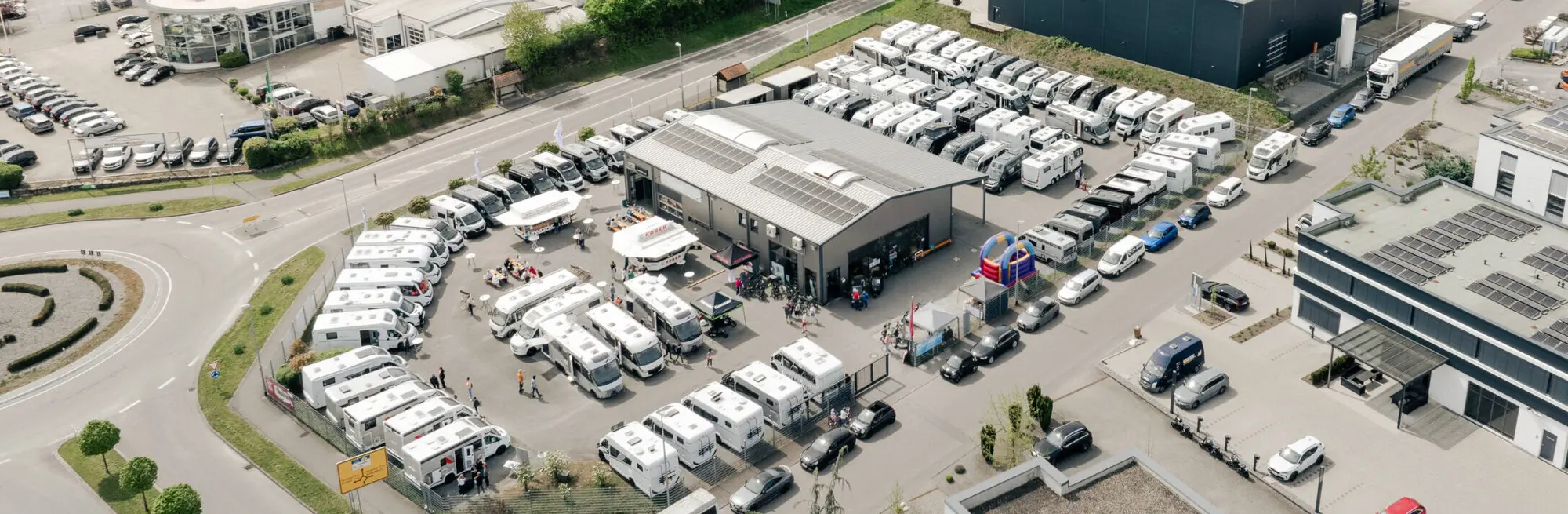 Luftbild des Firmengeländes von Dietle Touring in Bretzfeld